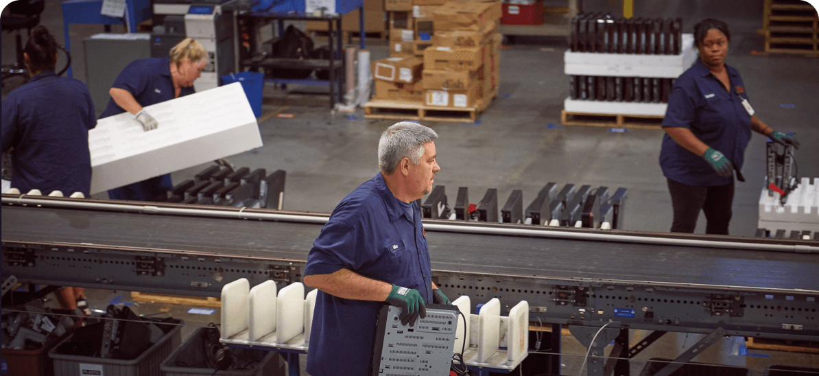Manufacturing employees working jobs in El Paso, Texas