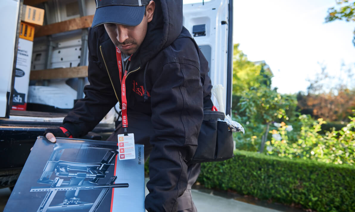 DISH Installation technicians working job